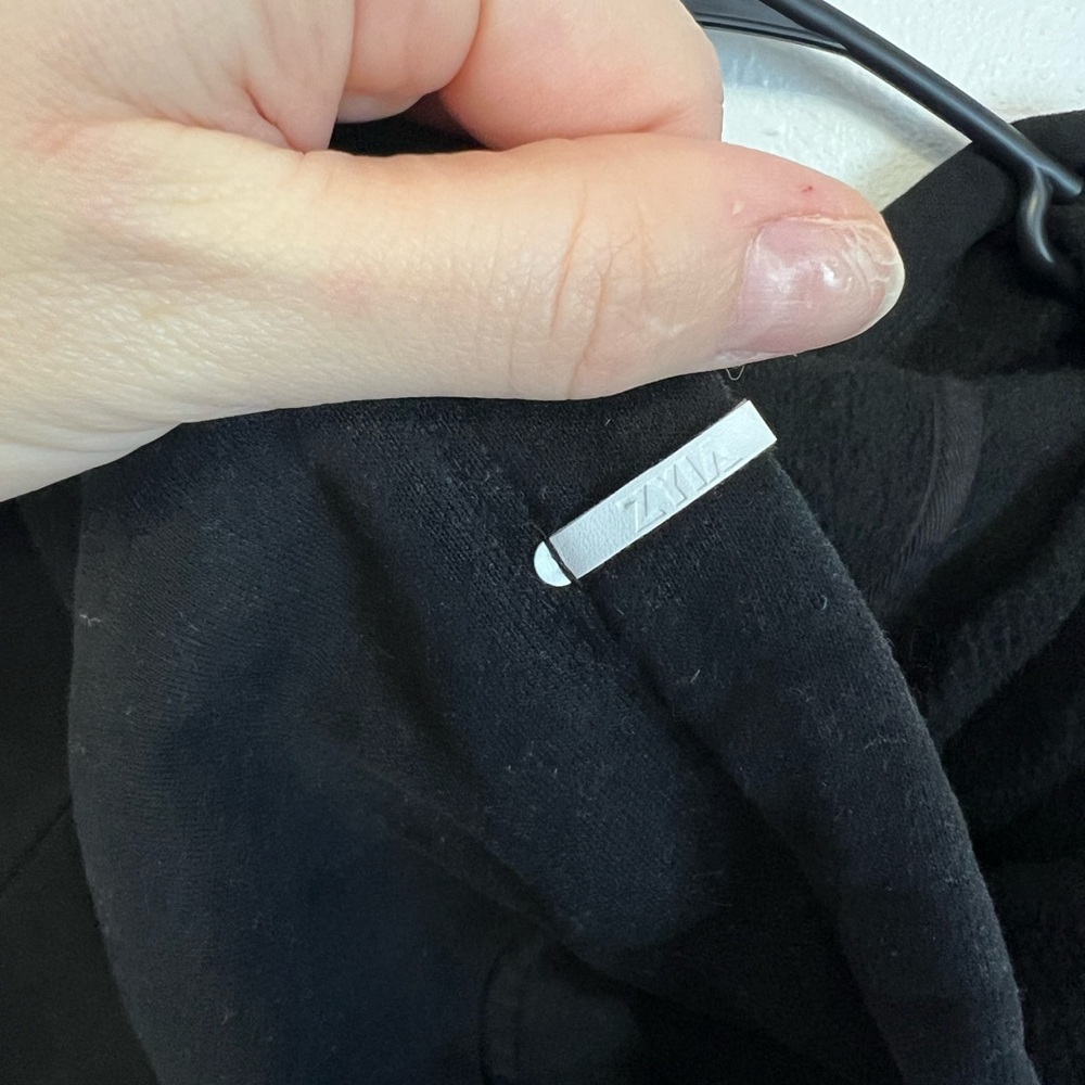 ZYIA Active Cropped Tie Hoodie - Picture 10 of 11